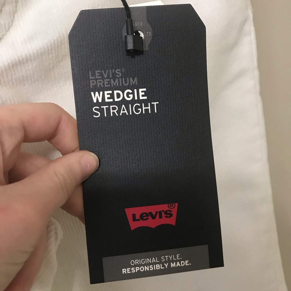 HP🌟Levi’s Wedgie High Waisted Straight Jeans - Picture 6 of 9